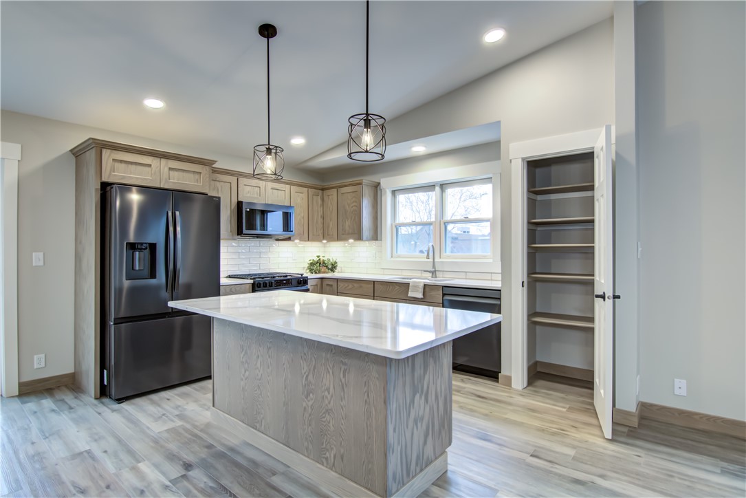 2231-Meadow-Eau-Claire-WI-54701-1