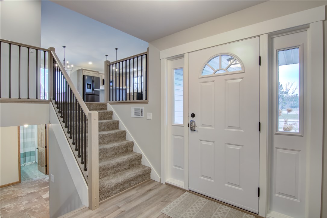 2231-Meadow-Eau-Claire-WI-54701-7
