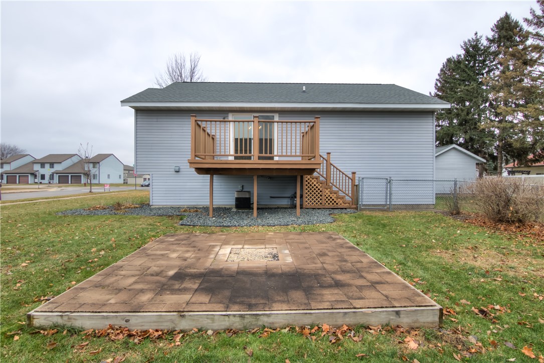 2231-Meadow-Eau-Claire-WI-54701-8