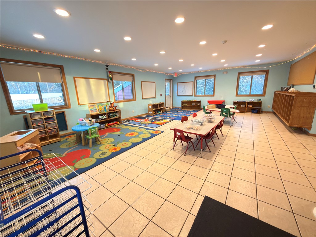 2328 N Hillcrest Parkway Altoona WI 54720 — photo 12