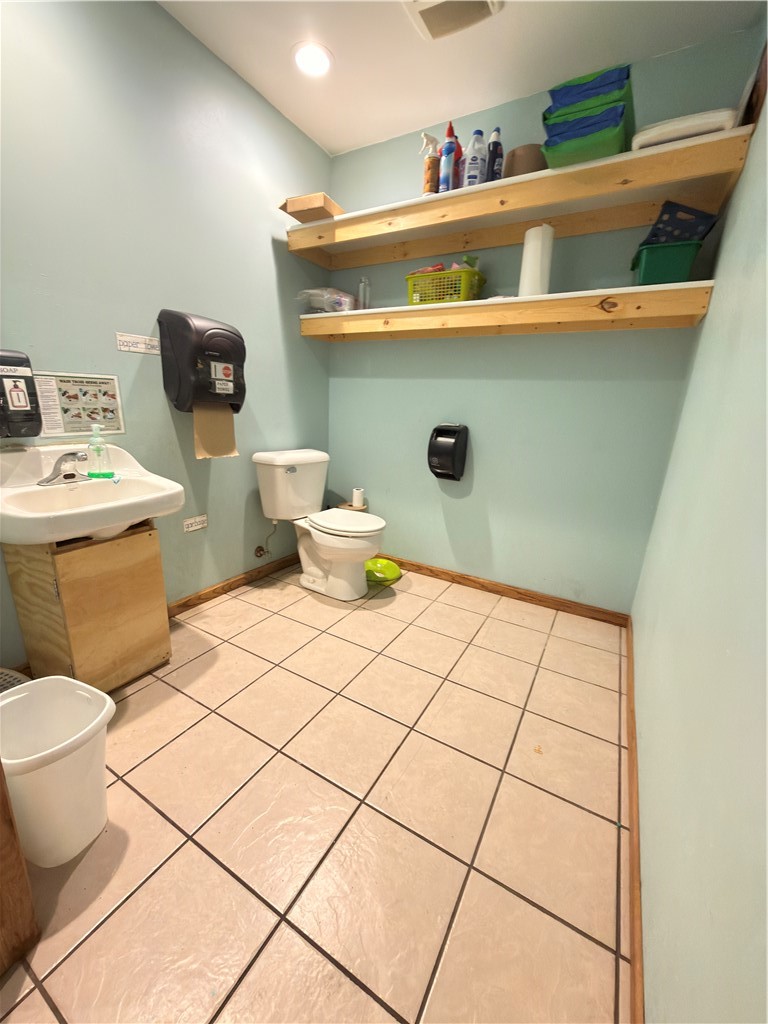 2328 N Hillcrest Parkway Altoona WI 54720 — photo 13