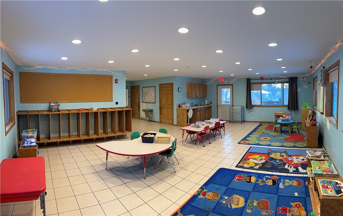 2328 N Hillcrest Parkway Altoona WI 54720 — photo 15