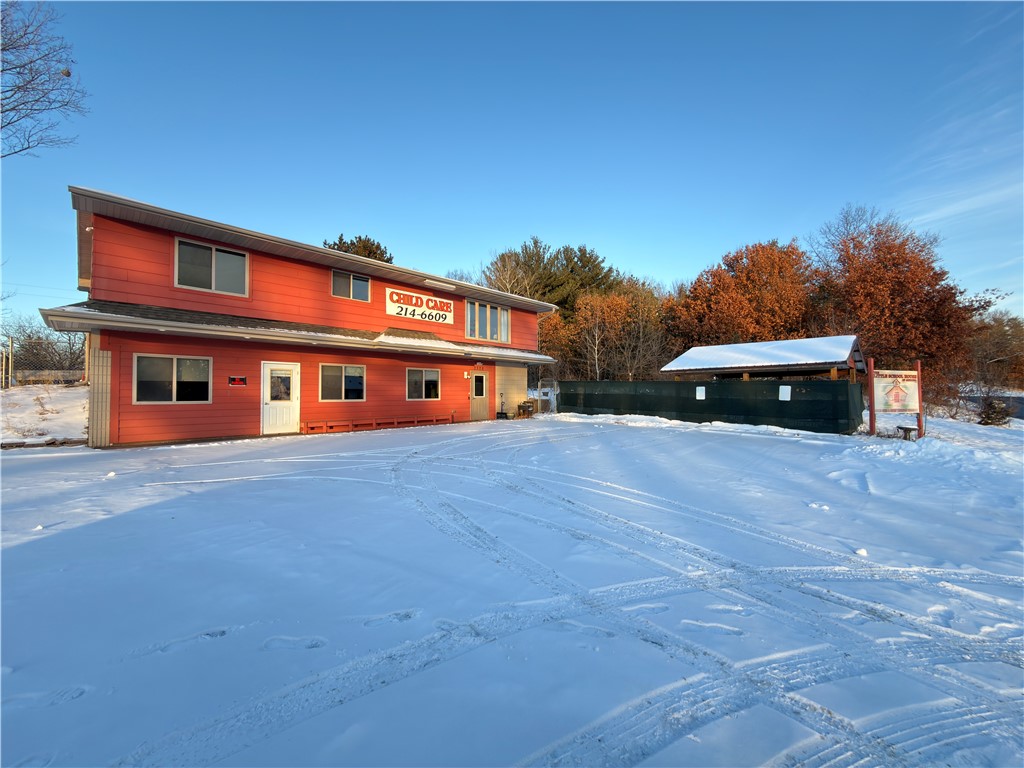 2328 N Hillcrest Parkway Altoona WI 54720 — photo 2