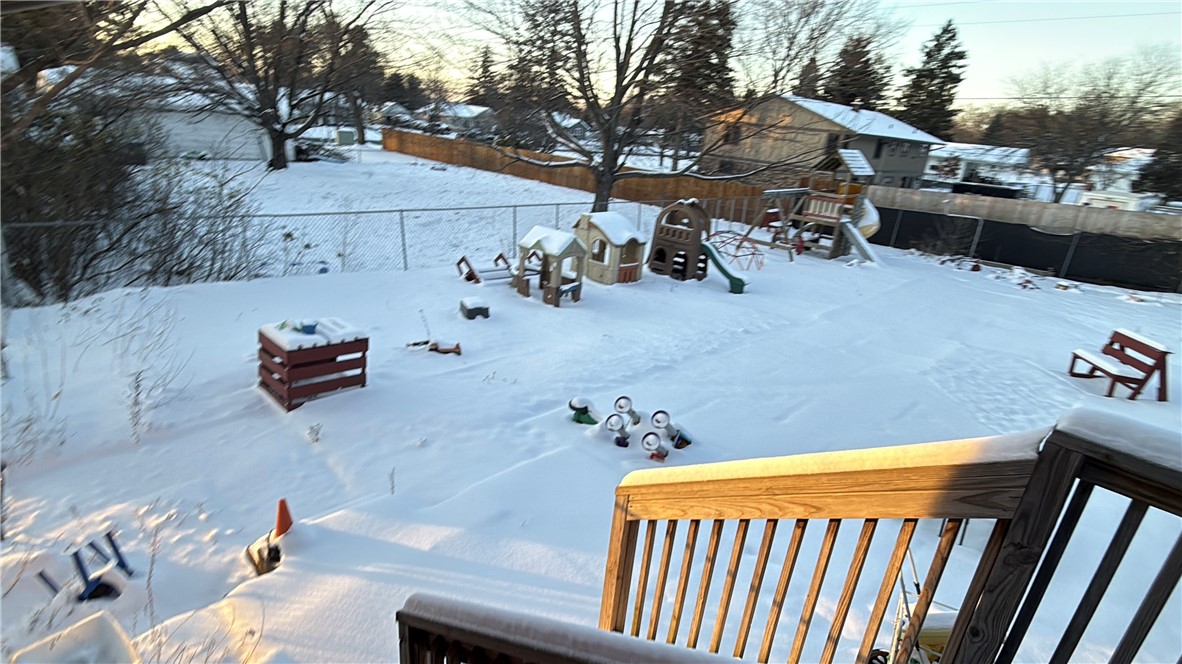 2328 N Hillcrest Parkway Altoona WI 54720 — photo 24