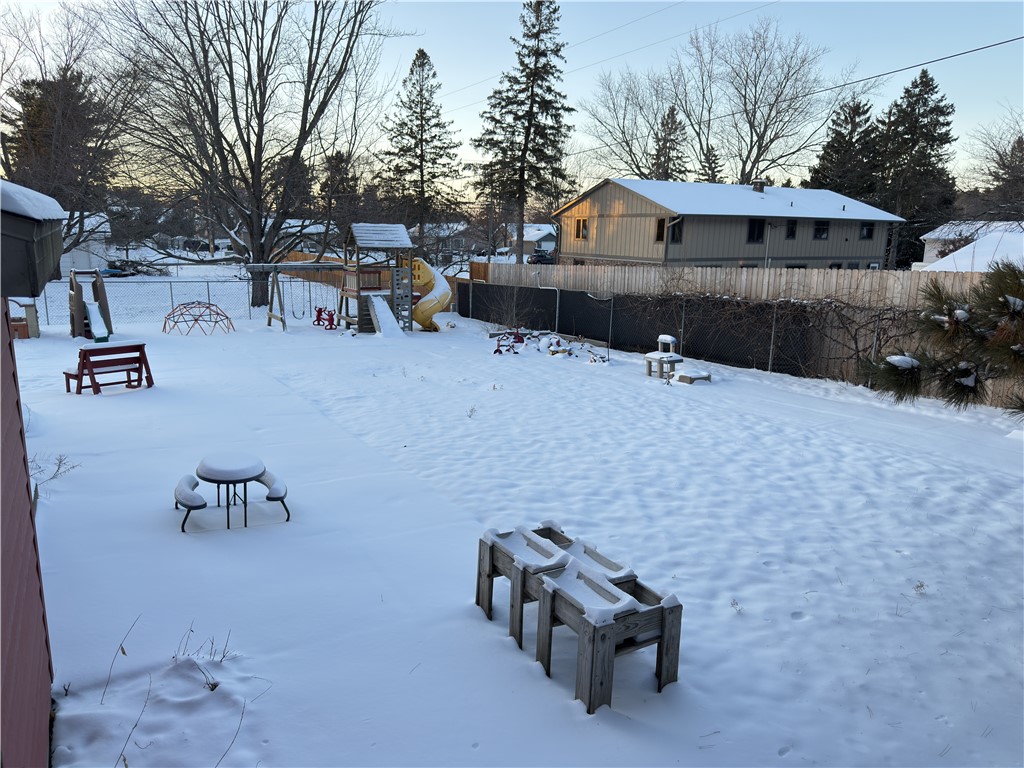 2328 N Hillcrest Parkway Altoona WI 54720 — photo 25