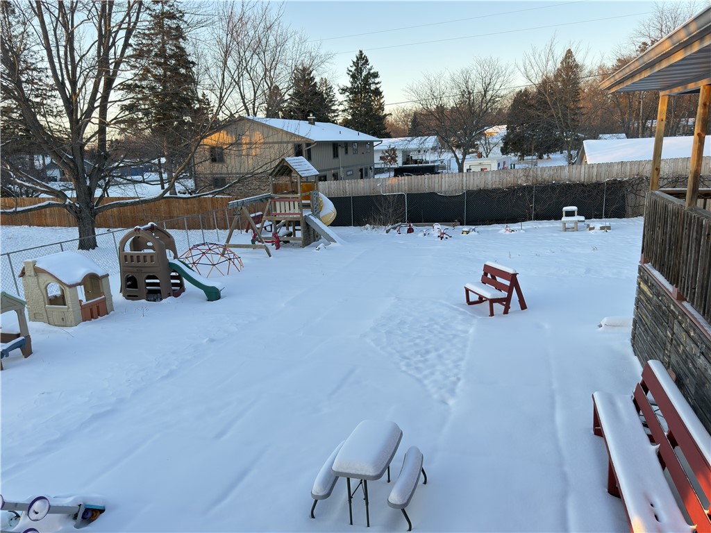 2328 N Hillcrest Parkway Altoona WI 54720 — photo 33