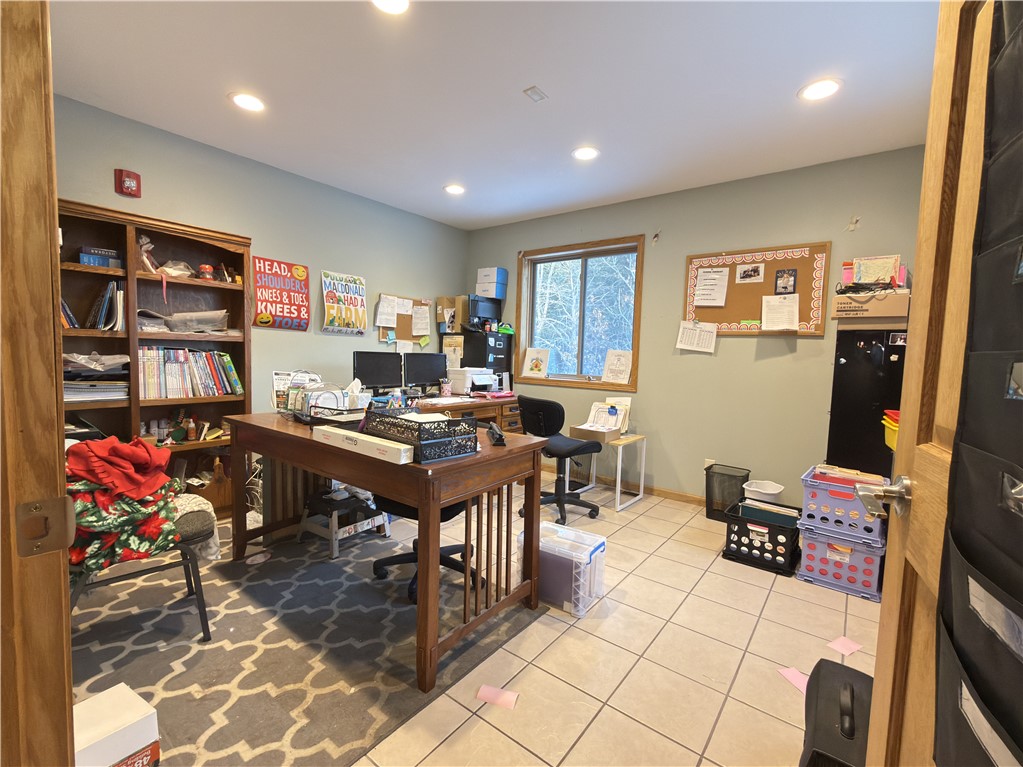 2328 N Hillcrest Parkway Altoona WI 54720 — photo 35