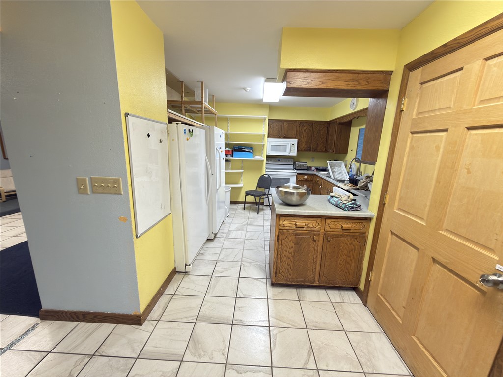 2328 N Hillcrest Parkway Altoona WI 54720 — photo 37