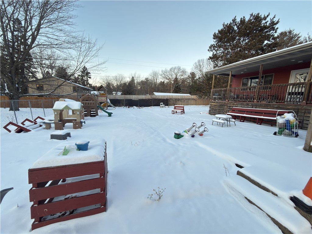 2328 N Hillcrest Parkway Altoona WI 54720 — photo 4