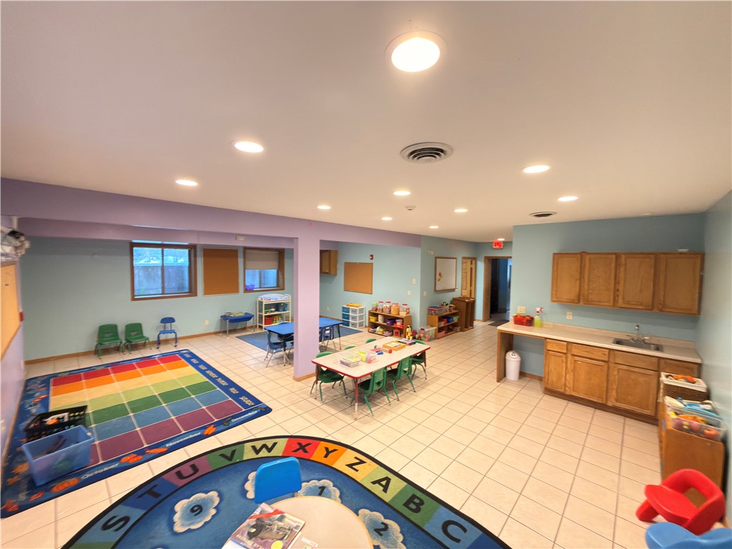 2328 N Hillcrest Parkway Altoona WI 54720 — photo 5