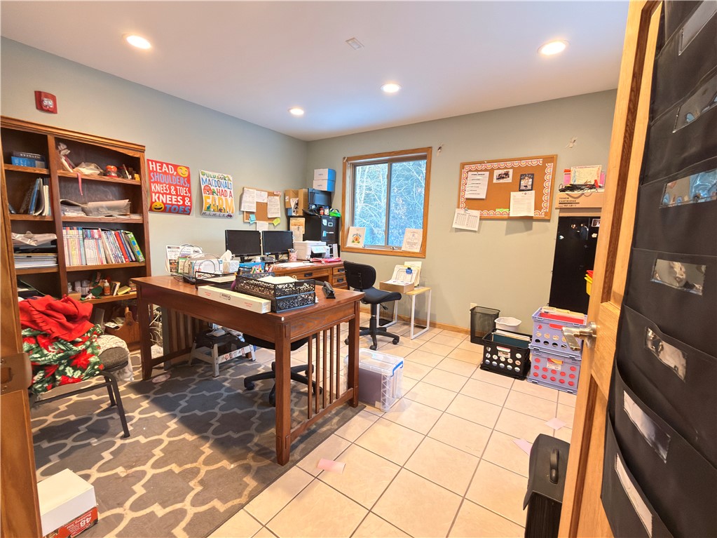 2328 N Hillcrest Parkway Altoona WI 54720 — photo 7