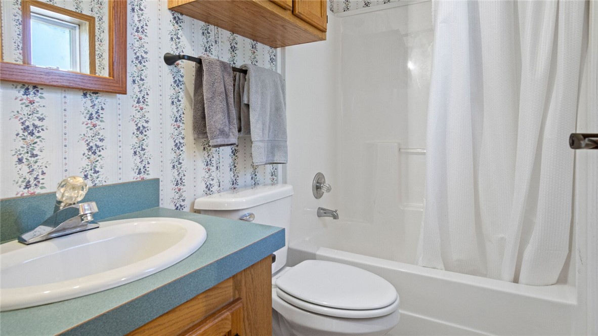 23603-23587-69th-Cadott-WI-54727-3