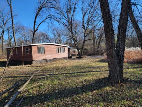 Residentialhouse for sale picture with an address of  23698 Lake Road in Trempealeau and a list price of 89000