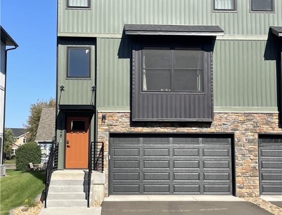 Residentialhouse for sale picture with an address of  2528 Otter Tail Way  in Altoona and a list price of 380000