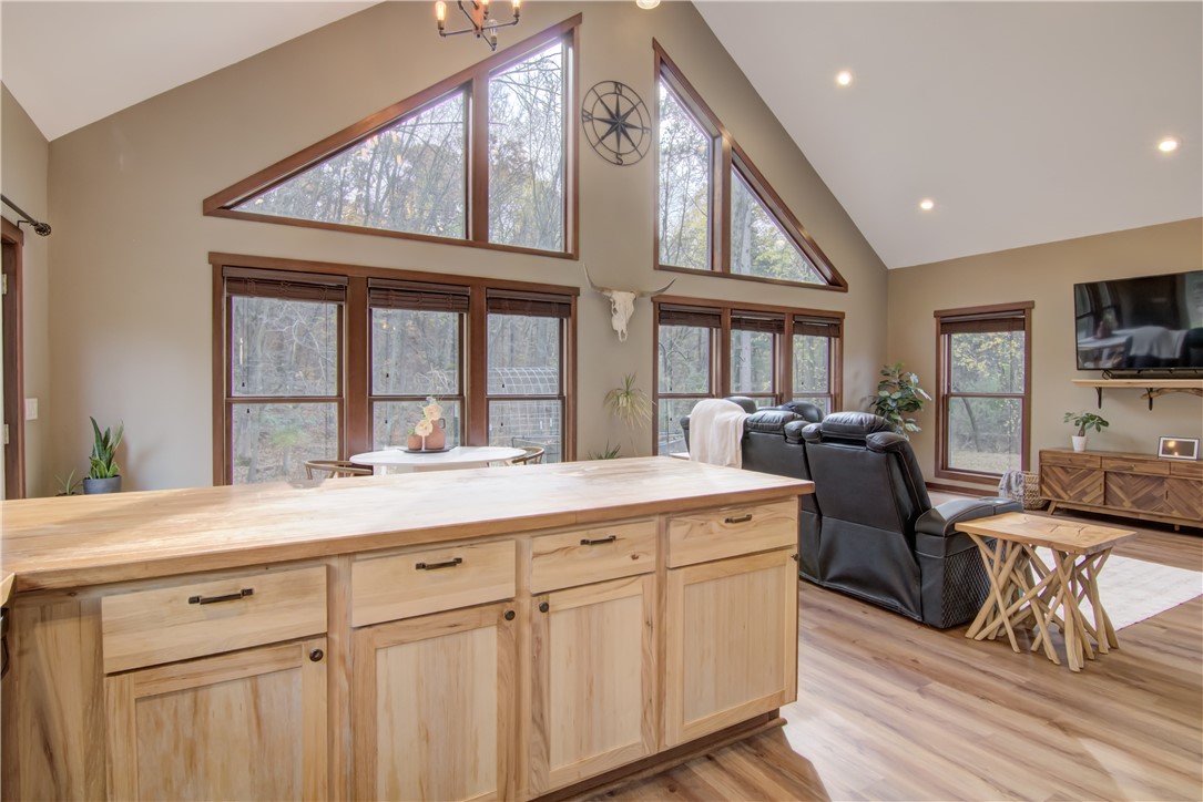 2543-87th-Eau-Claire-WI-54703-5