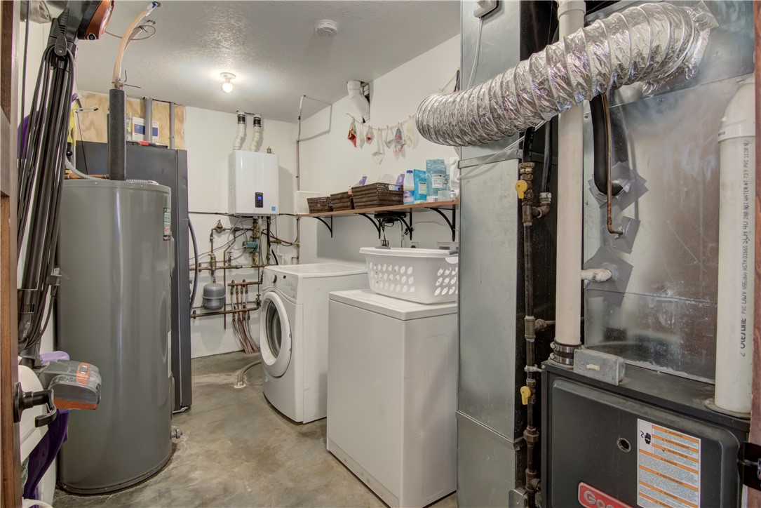 2543-87th-Eau-Claire-WI-54703-8