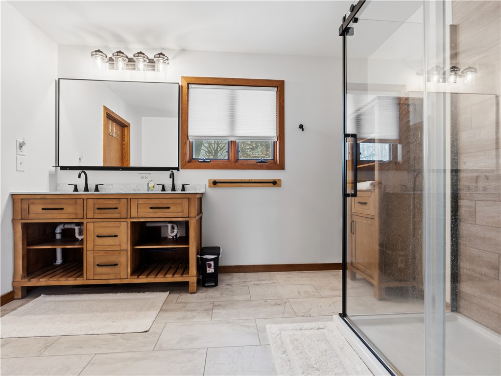 2563-27-14-27-34-Rice-Lake-WI-54868-4