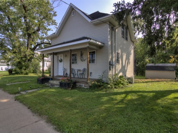 Residentialhouse for sale picture with an address of  25997 Mondovi Street in Eleva and a list price of 190000