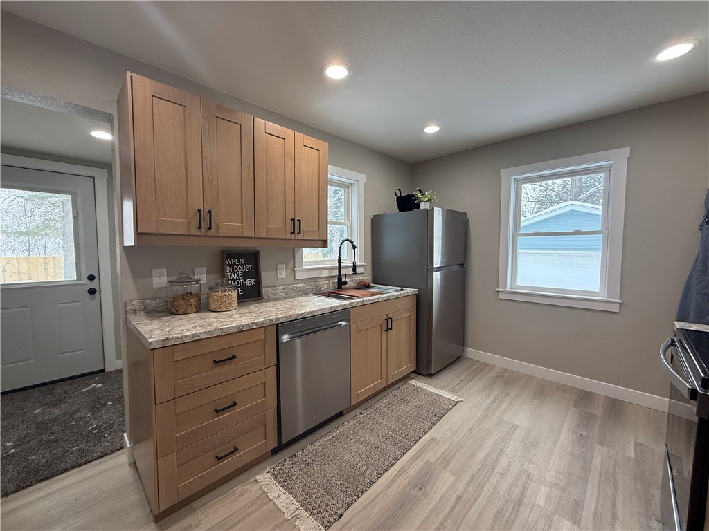 2607-Crescent-Eau-Claire-WI-54703-2