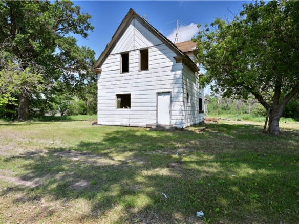 Residentialhouse for sale picture with an address of  26952 County Road FF  in Webster and a list price of 85900