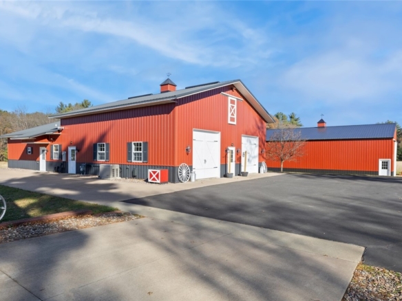 Residentialhouse for sale picture with an address of  27646 County Highway G  in Tomah and a list price of 625000