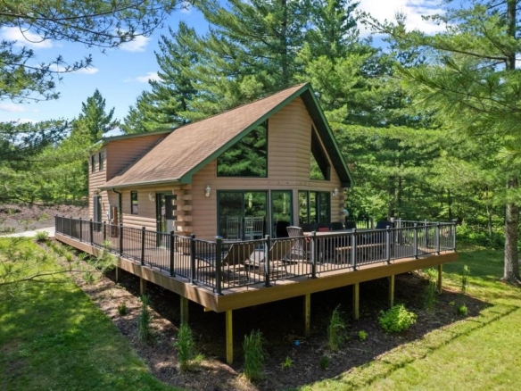 Residentialhouse for sale picture with an address of  29116 Pardun Road in Danbury and a list price of 599900