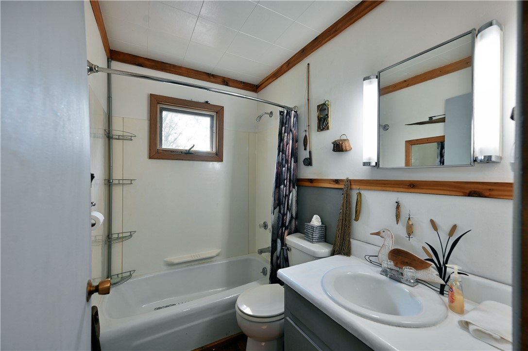 2942-Jesse-Sarona-WI-54870-4