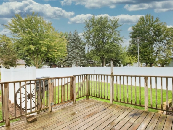 Residentialhouse for sale picture with an address of  312 3rd Street in Abbotsford and a list price of 94900