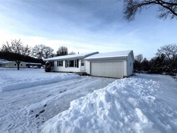 Residentialhouse for sale picture with an address of  3140 Dale Road in Eau Claire and a list price of 250000