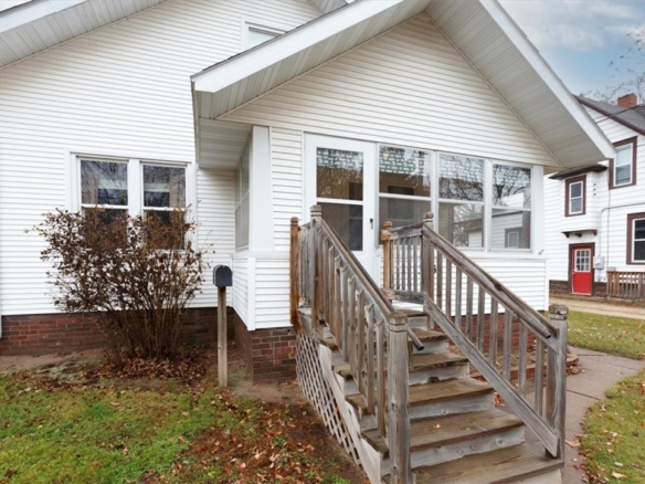 Residentialhouse for sale picture with an address of  315 12th Avenue in Menomonie and a list price of 229900