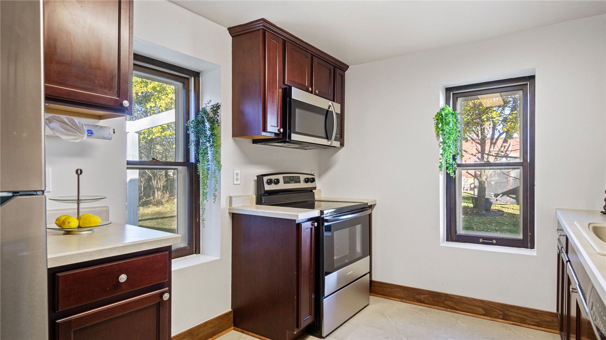 324-Mead-Eau-Claire-WI-54703-2