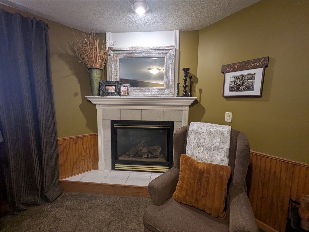 3521-Leslie-Eau-Claire-WI-54703-4