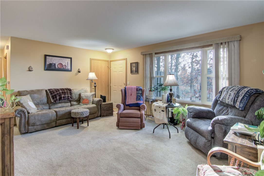 3635-Oak-Tree-Eau-Claire-WI-54701-1