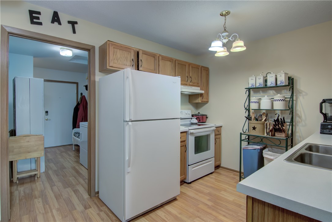 3635-Oak-Tree-Eau-Claire-WI-54701-2