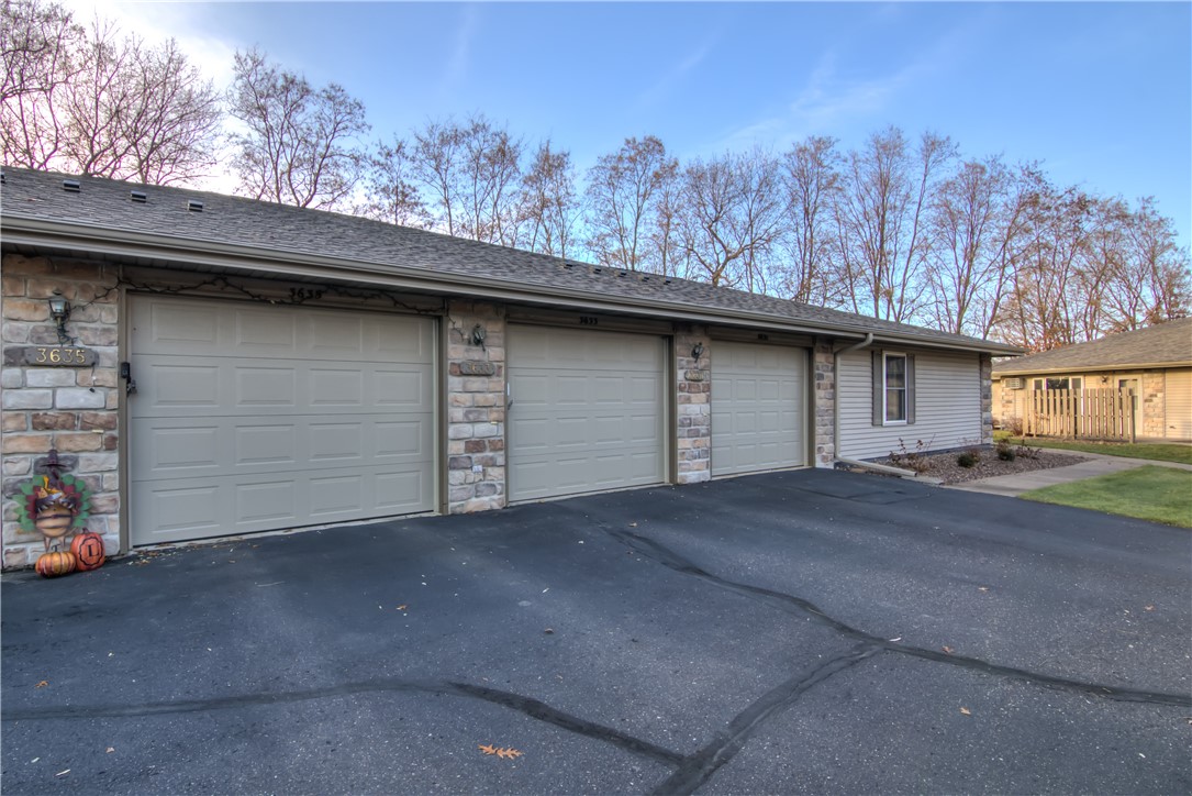 3635-Oak-Tree-Eau-Claire-WI-54701-9