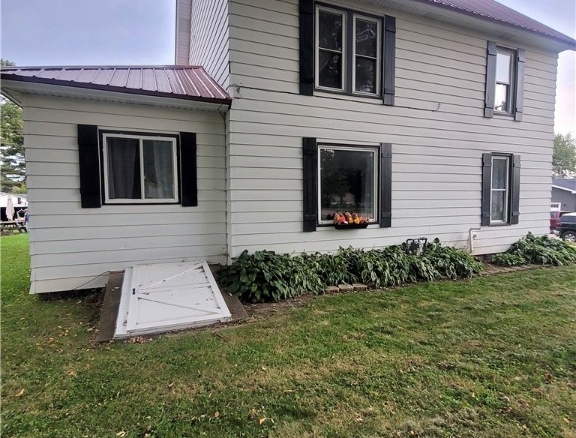 Residentialhouse for sale picture with an address of  400 Oak Street in Neillsville and a list price of 189000