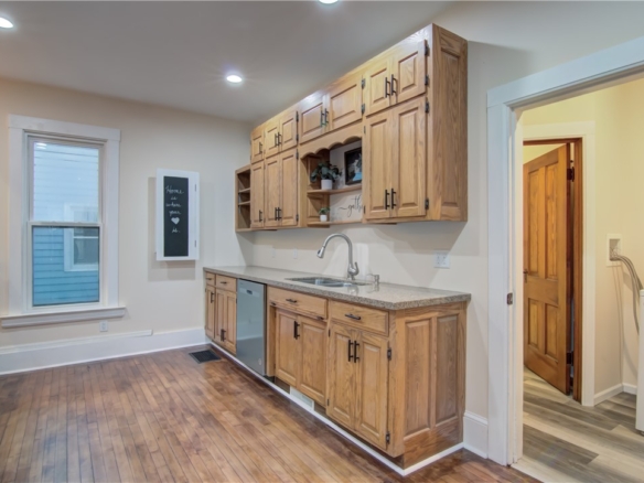 Residentialhouse for sale picture with an address of  405 State Street in Chippewa Falls and a list price of 198500