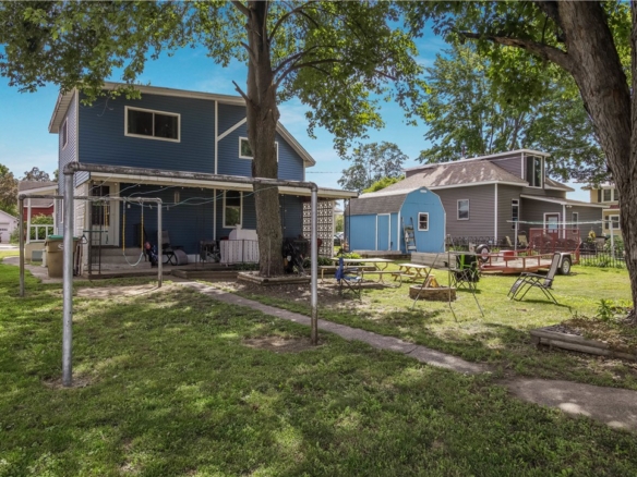 Residentialhouse for sale picture with an address of  416 Cedar Street in Chippewa Falls and a list price of 225000