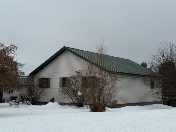 Residentialhouse for sale picture with an address of  417 8th Avenue in Shell Lake and a list price of 249900