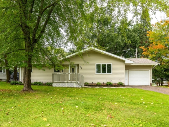 Residentialhouse for sale picture with an address of  417 Mckenzie Street in Stanley and a list price of 255000