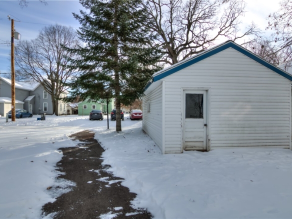 Residentialhouse for sale picture with an address of  425 Broadway Street in Eau Claire and a list price of 264500
