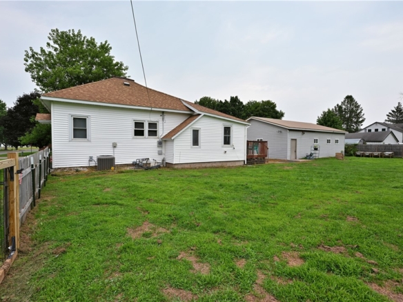 Residentialhouse for sale picture with an address of  428 7th Street in Chetek and a list price of 189900