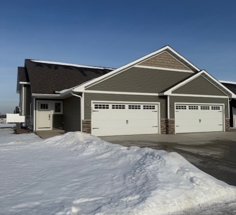 Residentialhouse for sale picture with an address of  4901 Woodland Park Drive in Eau Claire and a list price of 347900