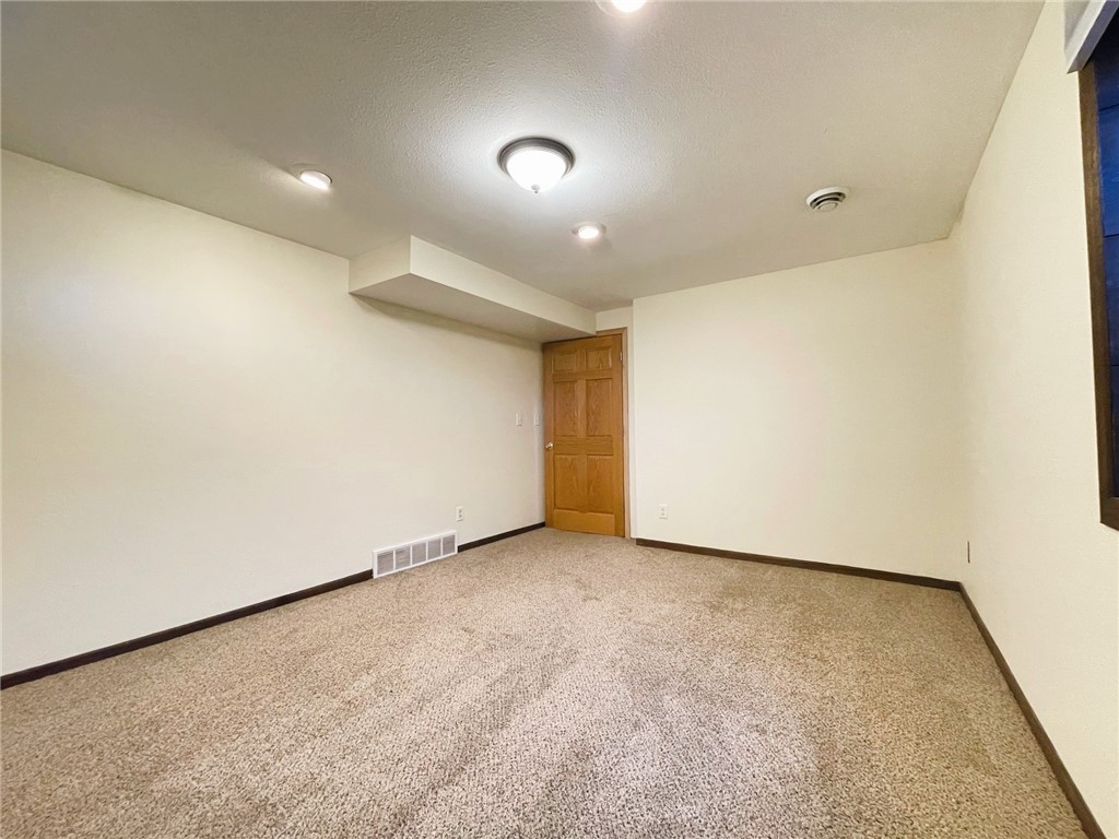 4927-Jeffers-Eau-Claire-WI-54703-5