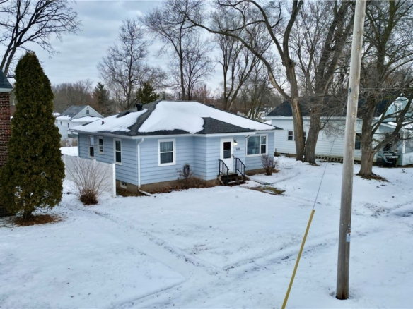Residentialhouse for sale picture with an address of  520 Fountain Street in Eau Claire and a list price of 239900