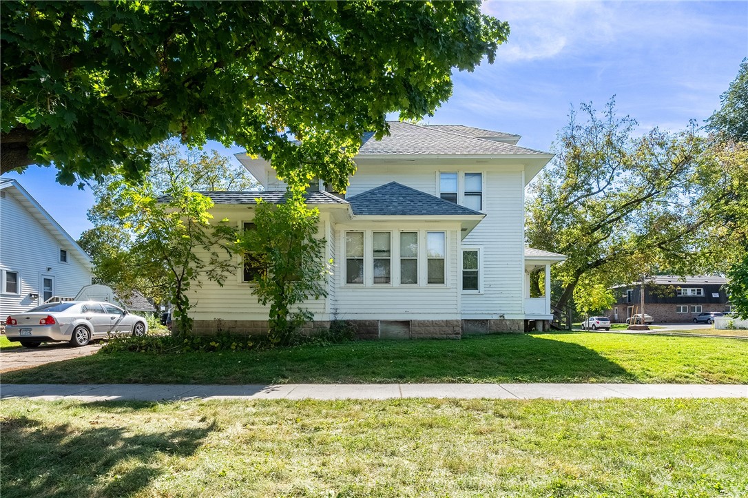 521-2nd-Eau-Claire-WI-54703-2