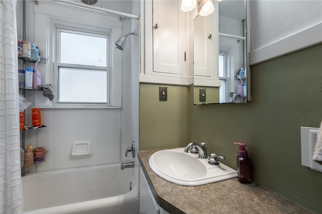 521-2nd-Eau-Claire-WI-54703-9