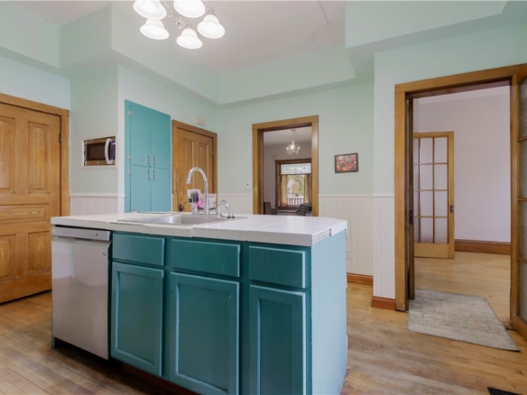 Residentialhouse for sale picture with an address of  530 Hobart Street in Eau Claire and a list price of 259900