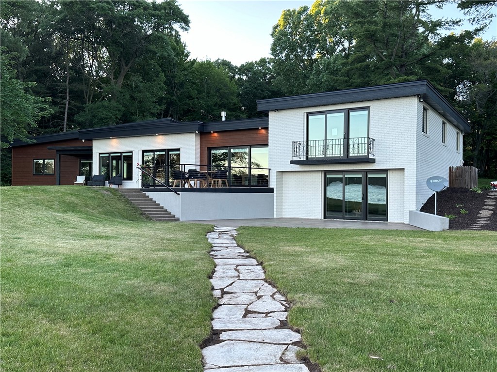 5839-North-Shore-Eau-Claire-WI-54703-1