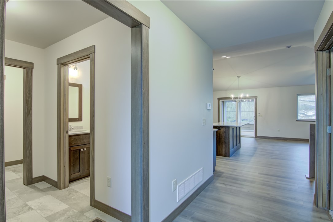 599-Hagman-Eau-Claire-WI-54703-7